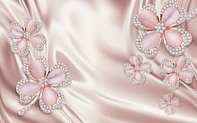 Клевер с бриллиантами в нежно-розовых тонах