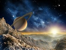 Огромный астероид с видом на Сатурн